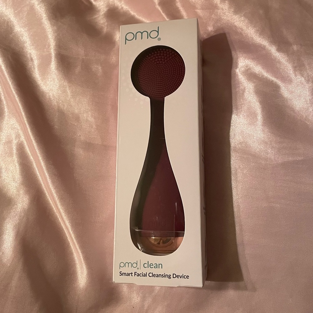 NWT PMD Clean Smart Facial Cleansing Device